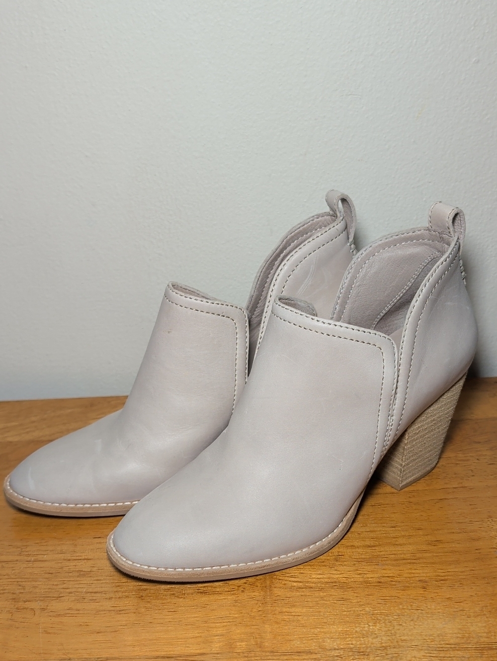 Jeffrey Campbell Rosalie Bootie in Ivory Leather 3" Stacked Heel Women's Size 9